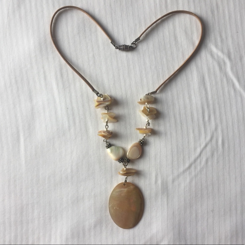 🐚 🌴☀️ Handmade Shell & leather necklace w/ shell pendant